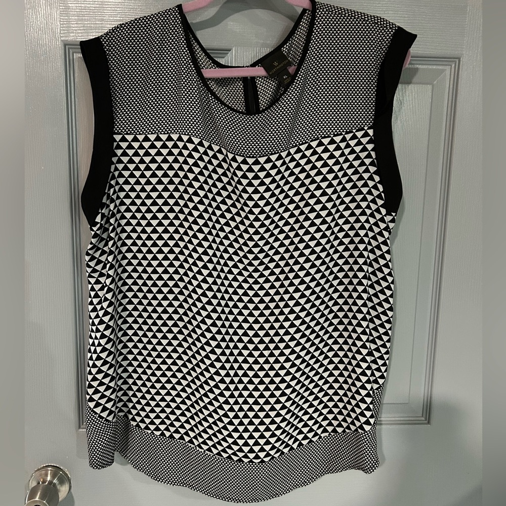 Worthington - Black and White sleeveless blouse - great conditon, xl